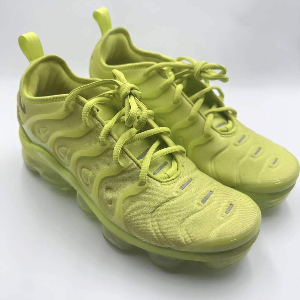 Nike Shoes Women’s Size 9 Air VaporMax Plus Athletic Atomic Green Sneakers